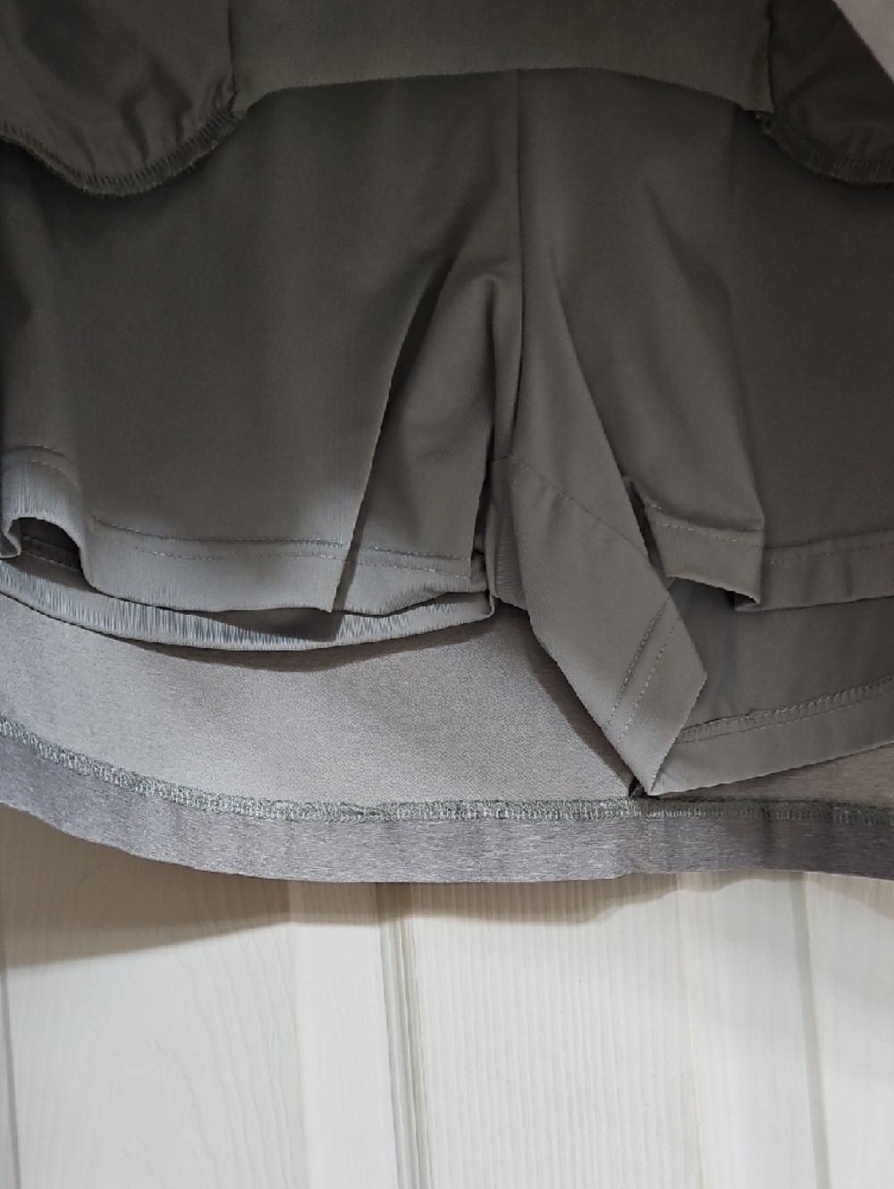 Lady Hagen Light Gray Golf Skort. Size 14 - Picture 3 of 5